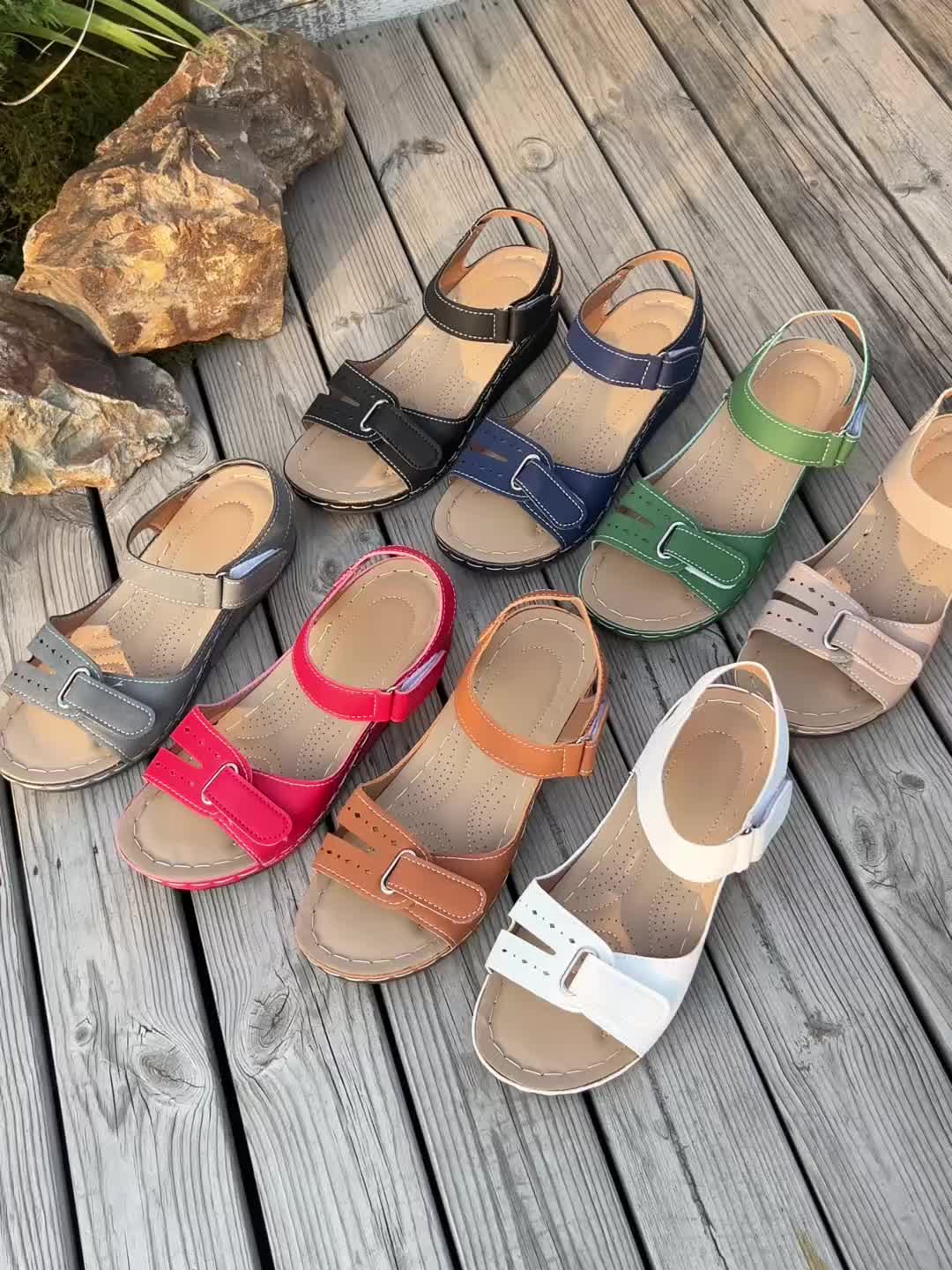 Livelle | Wedge Sandals