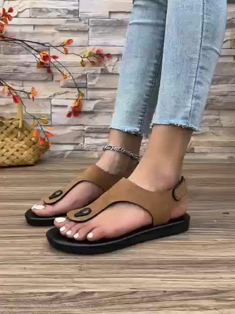Velluna | Crisscross Flat Sandals