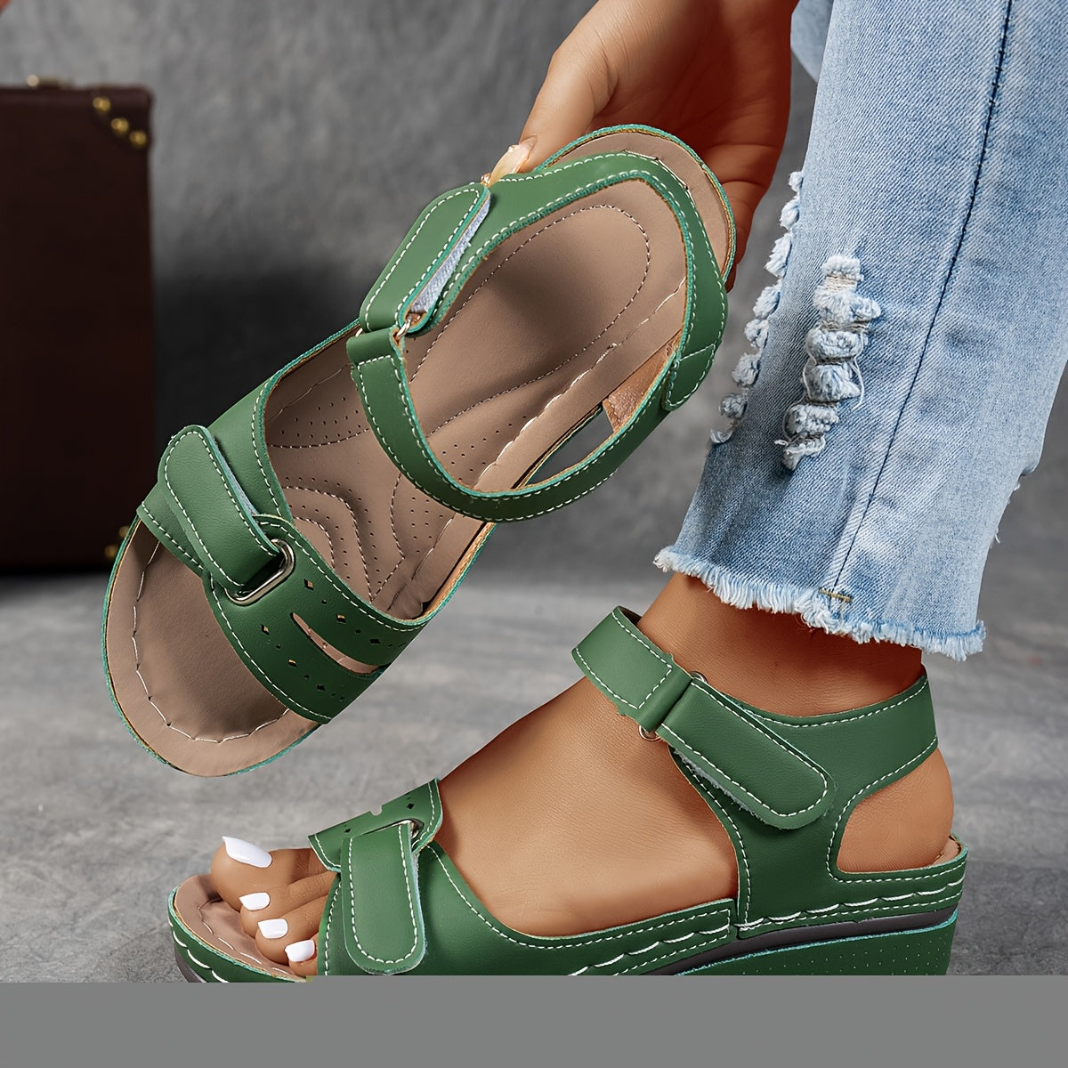 Livelle | Wedge Sandals