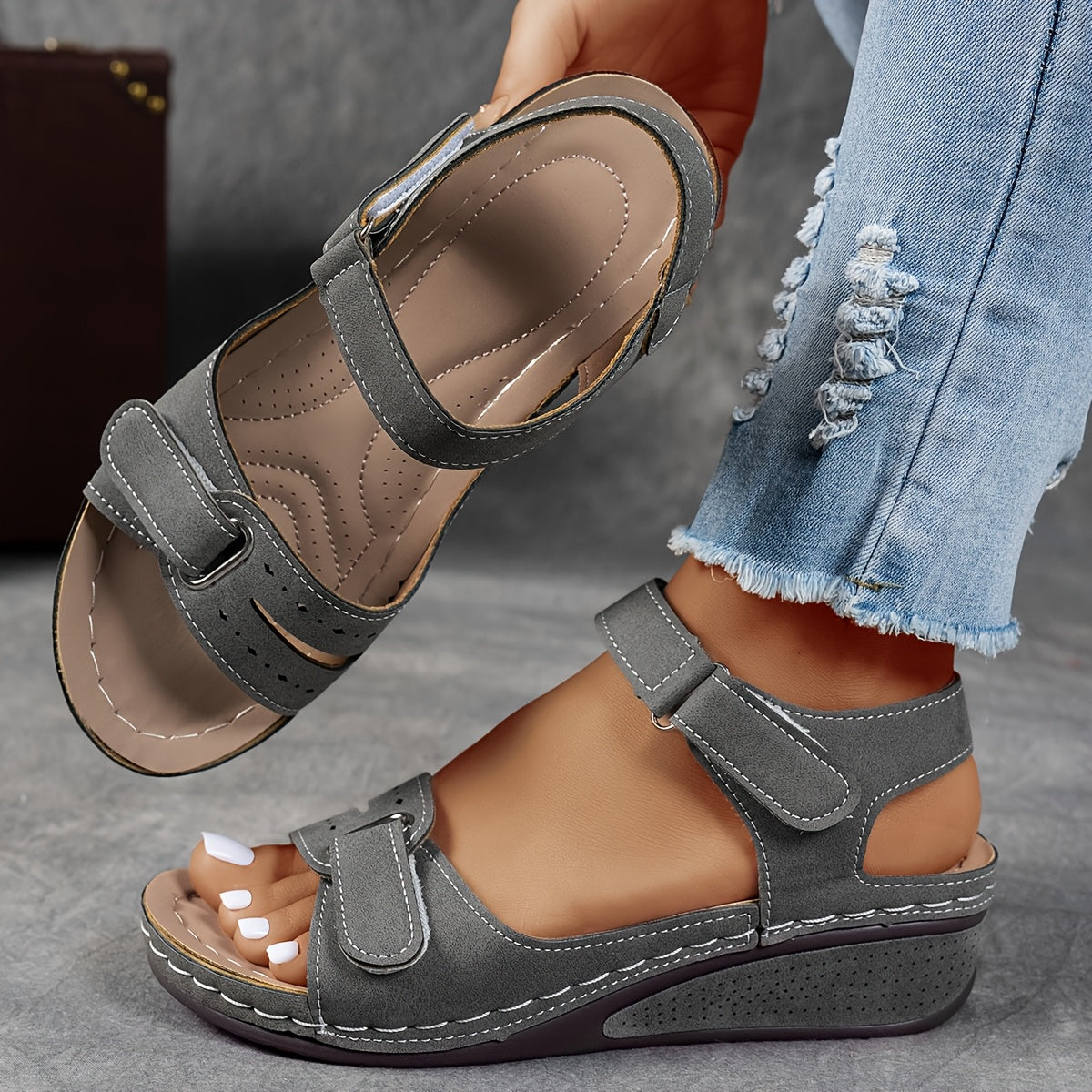 Livelle | Wedge Sandals